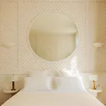 Lilou Hotell