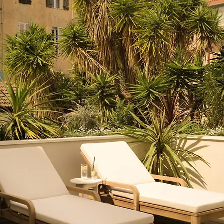 ホテル Lilou イエール