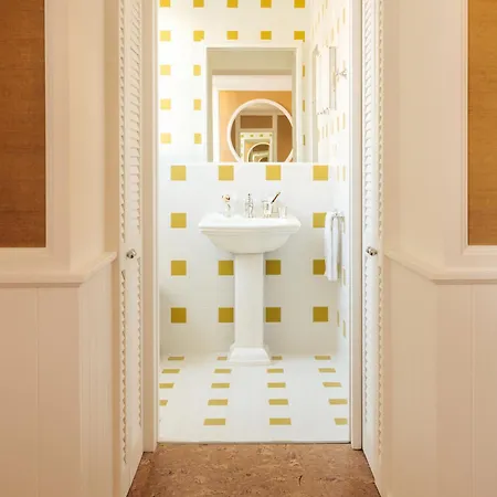 ホテル Lilou イエール