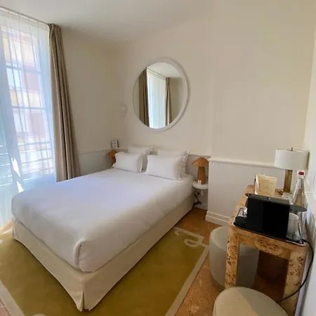 Lilou Hotel