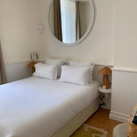 Lilou Hotel