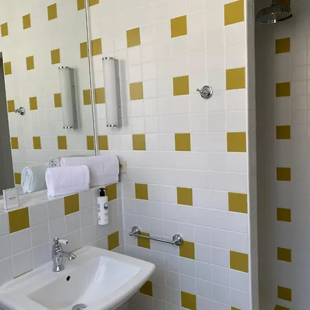 Lilou Hotel 4*