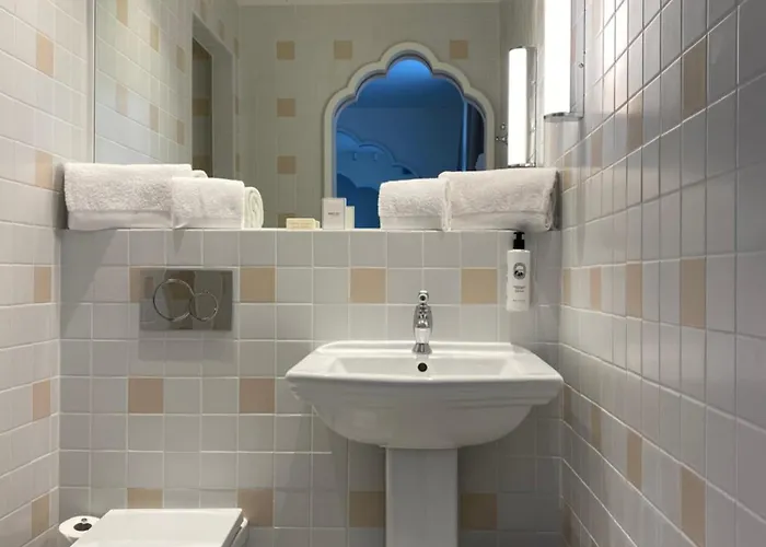 Lilou Hotel 4*