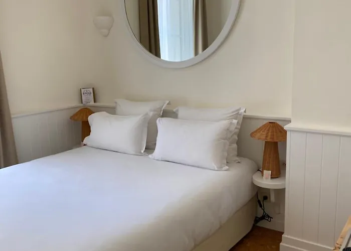 Lilou Hotel